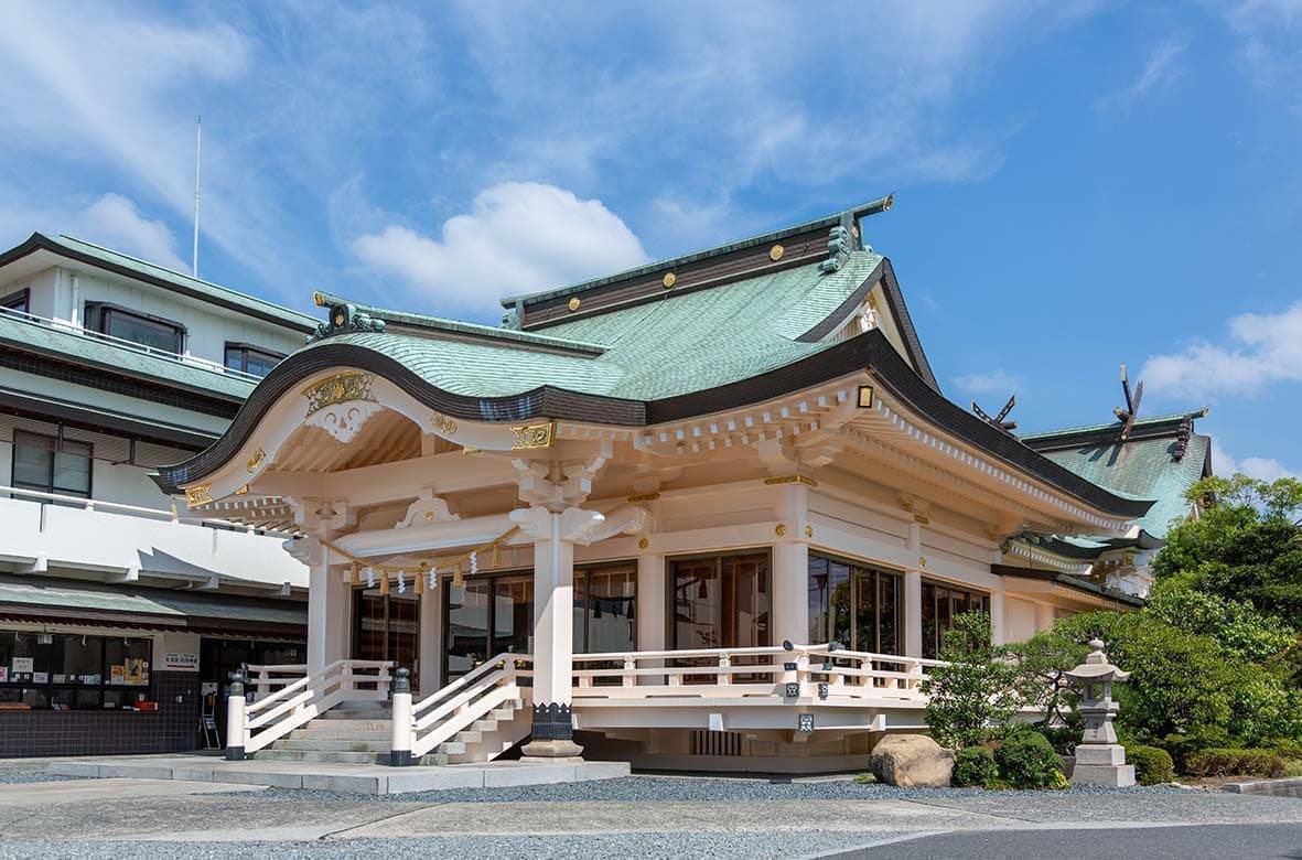 お参りにおすすめの神社 当スタジオから徒歩数分 岡山神社さん